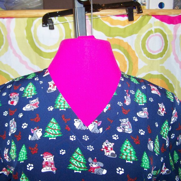 GT Performance NWT Holiday Animals Scrub Top Sz M - Picture 3 of 7